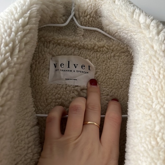 805 Velvet by Graham & Spencer Sherpa Vest - Picture 2 of 4